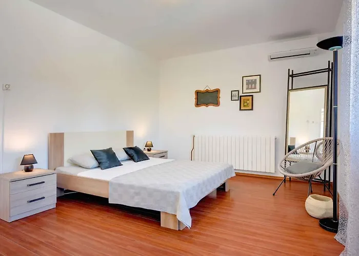 In - Istrien 11083 Pola