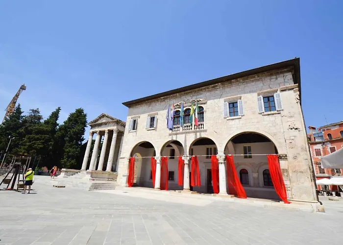 In - Istrien 11083 * Pola