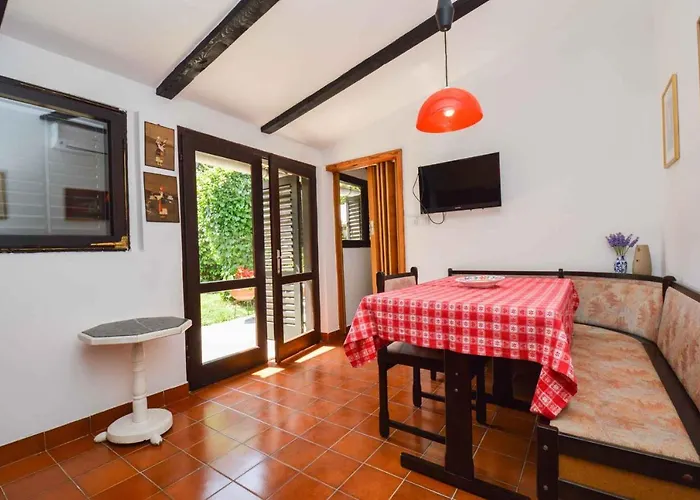 Casa vacanze In - Istrien 11083 Pola